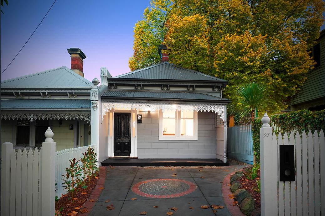 27 Atkins Road Kew