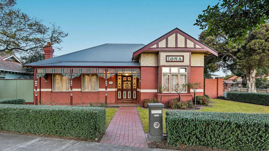 10 McCracken Street, Essendon